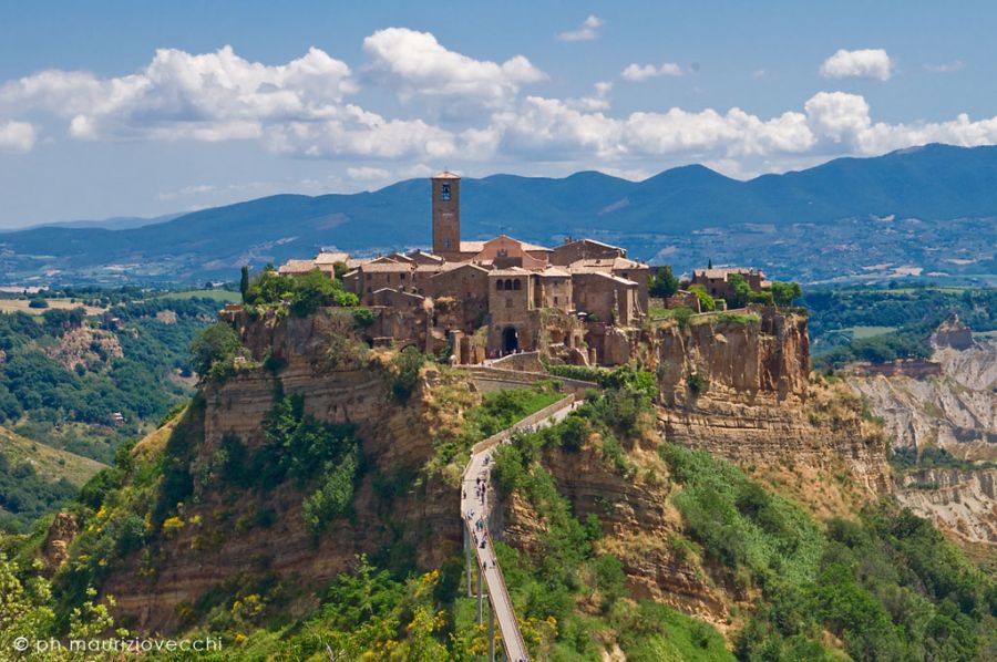 b_900_600_16777215_00_images_territorio_civita-bagnoregio-2014.jpg